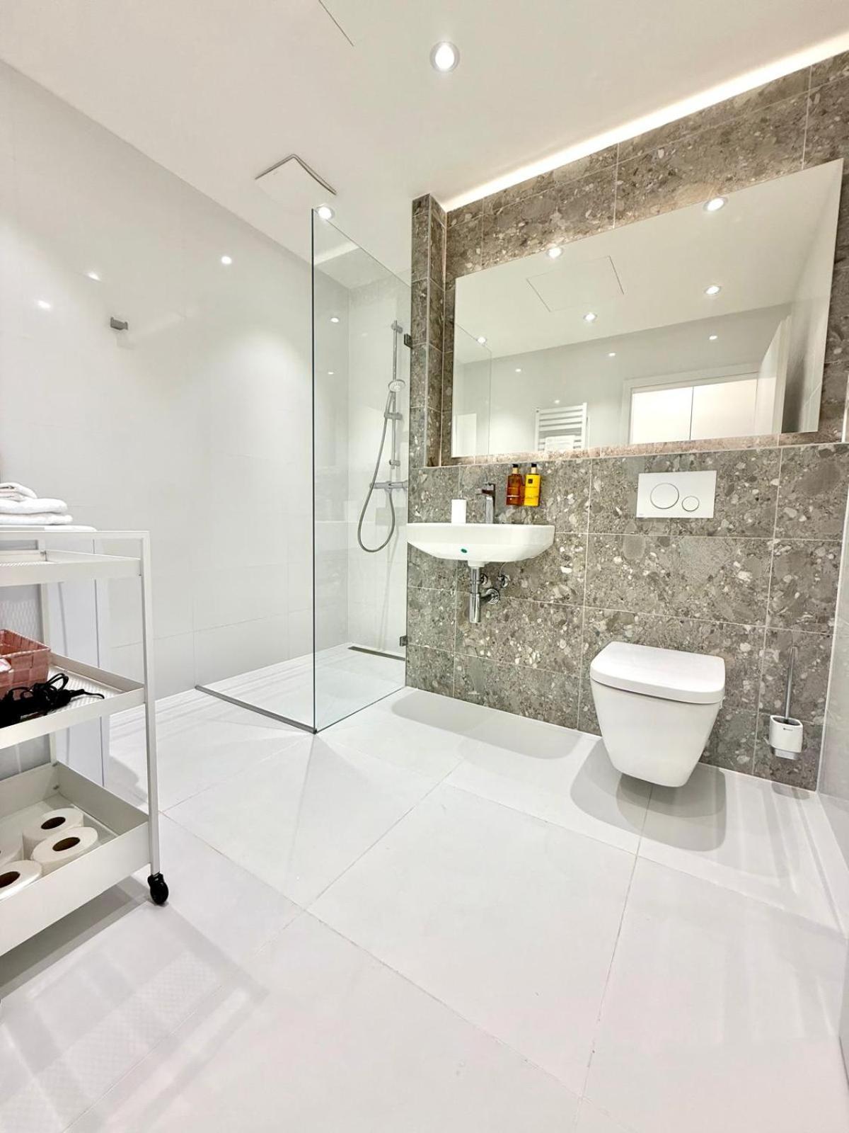 City Relax Apartments With Free Parking, 10 Mins Walk To City Centre Brno Eksteriør billede